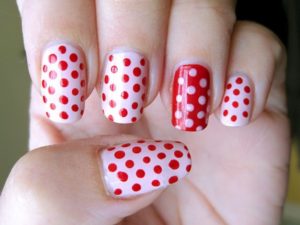 nail-art-a-pois-rosa-e-rossi