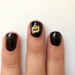 anti V-day nail art