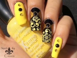 nail art floreale