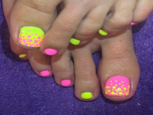 nail art estate_fluo dots